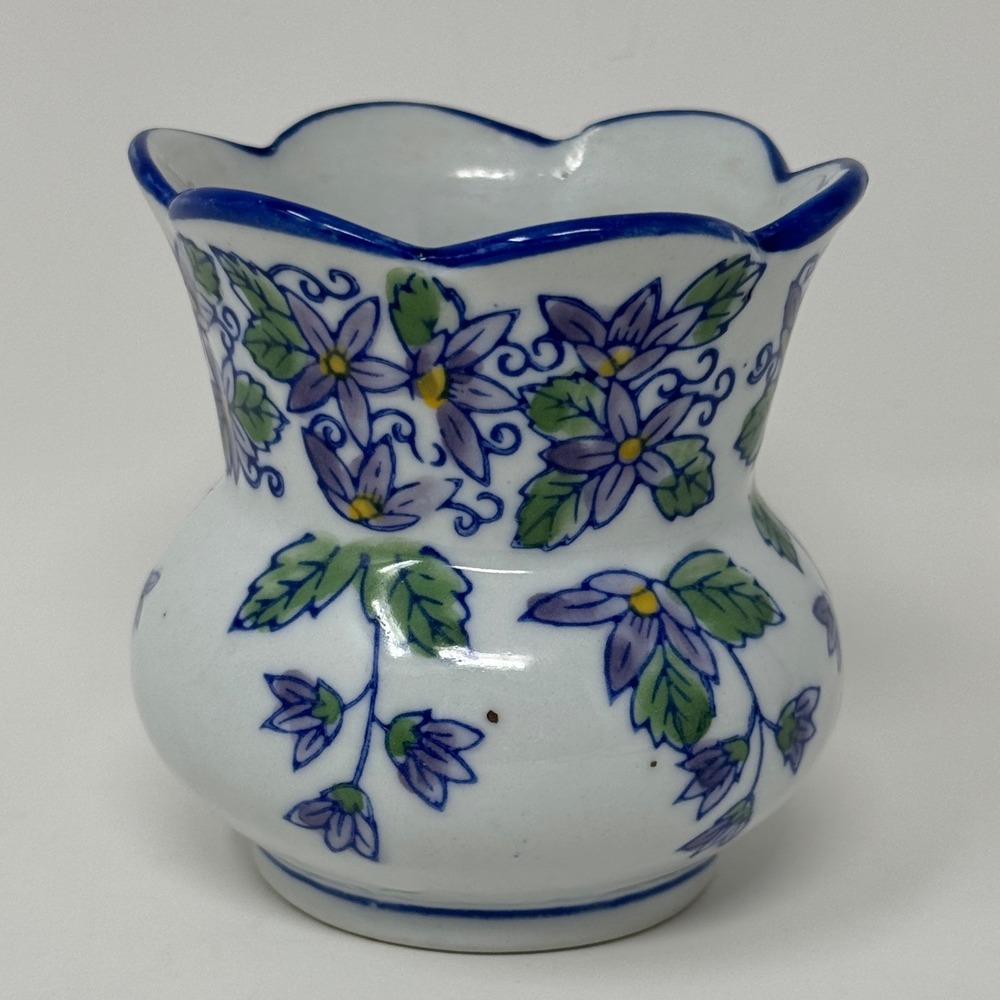 Vintage Blue White Floral Scalloped Ceramic Vase Chinoiserie Planter 3"